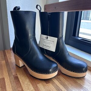 Swedish Hasbeens Black Leather Plain Boot NWOT